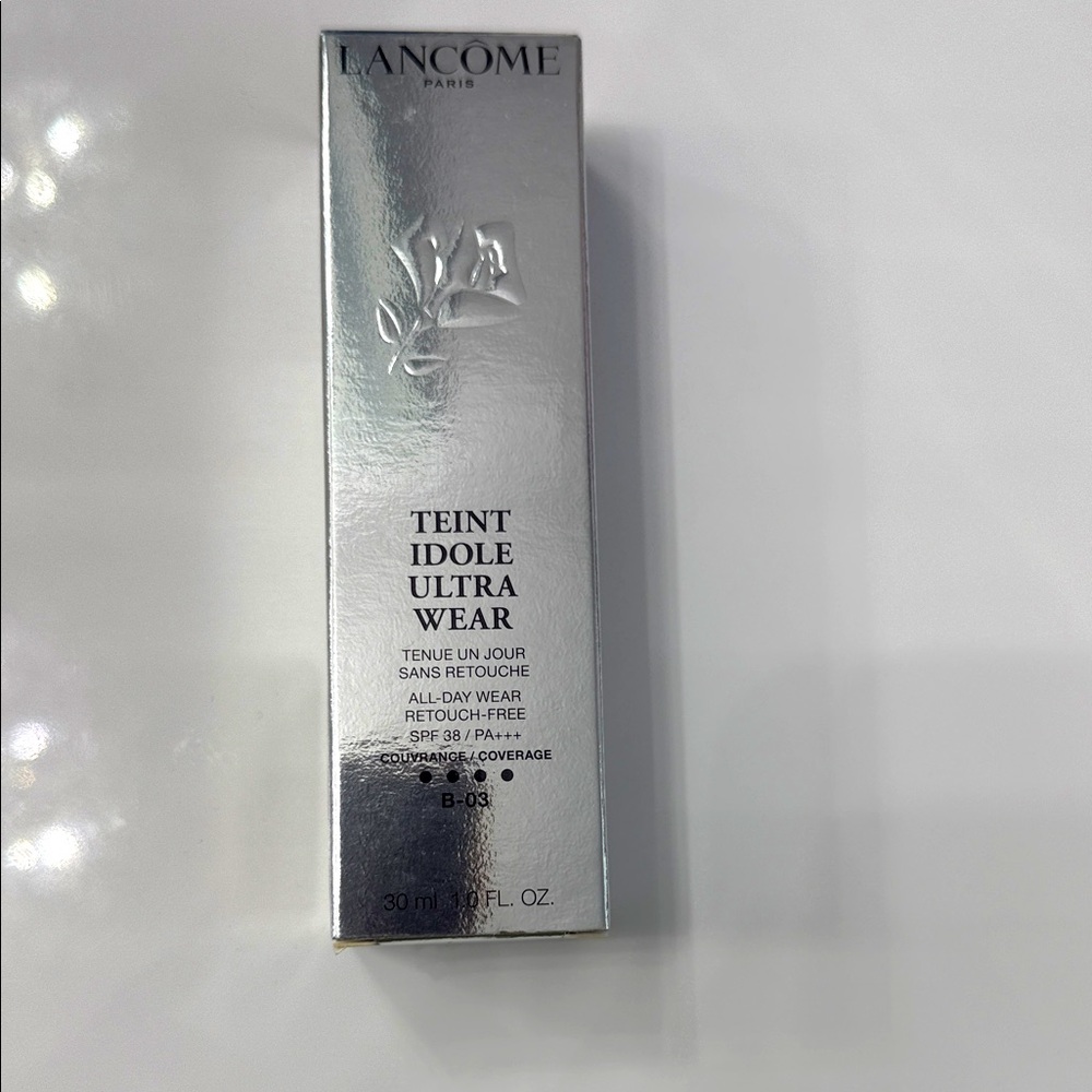 Lancome Teint Idole Ultra Wear Foundation - Silver Packaging